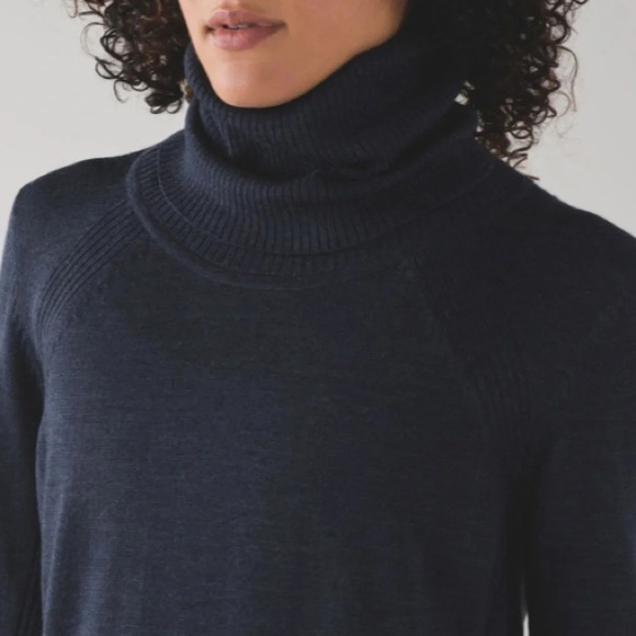 Lululemon Lululemon Sweat And Savasana turtleneck Sweater 17964 - Picture 4 of 13